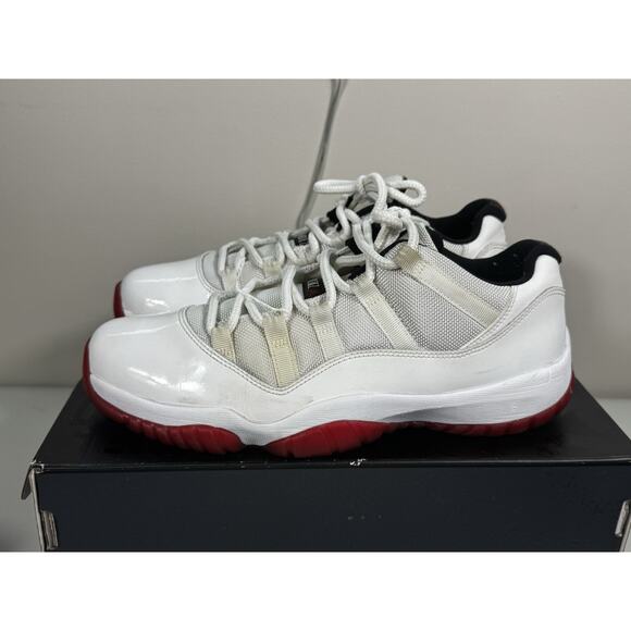 Air Jordan 11 Retro Low Shoes Mens Size 10 Cherry Varsity 528895-101 2012 - Picture 6 of 12